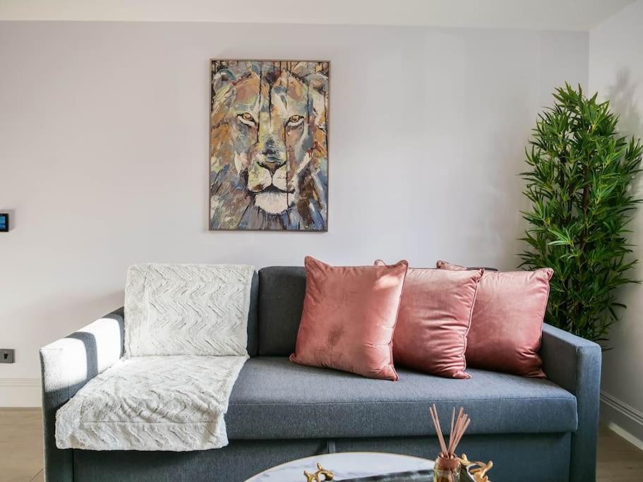 Stylish Retreat For Your Short Getaway London Exterior photo