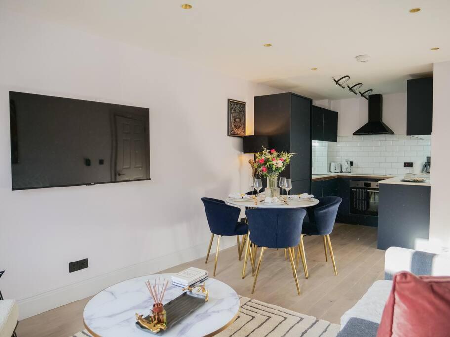 Stylish Retreat For Your Short Getaway London Exterior photo